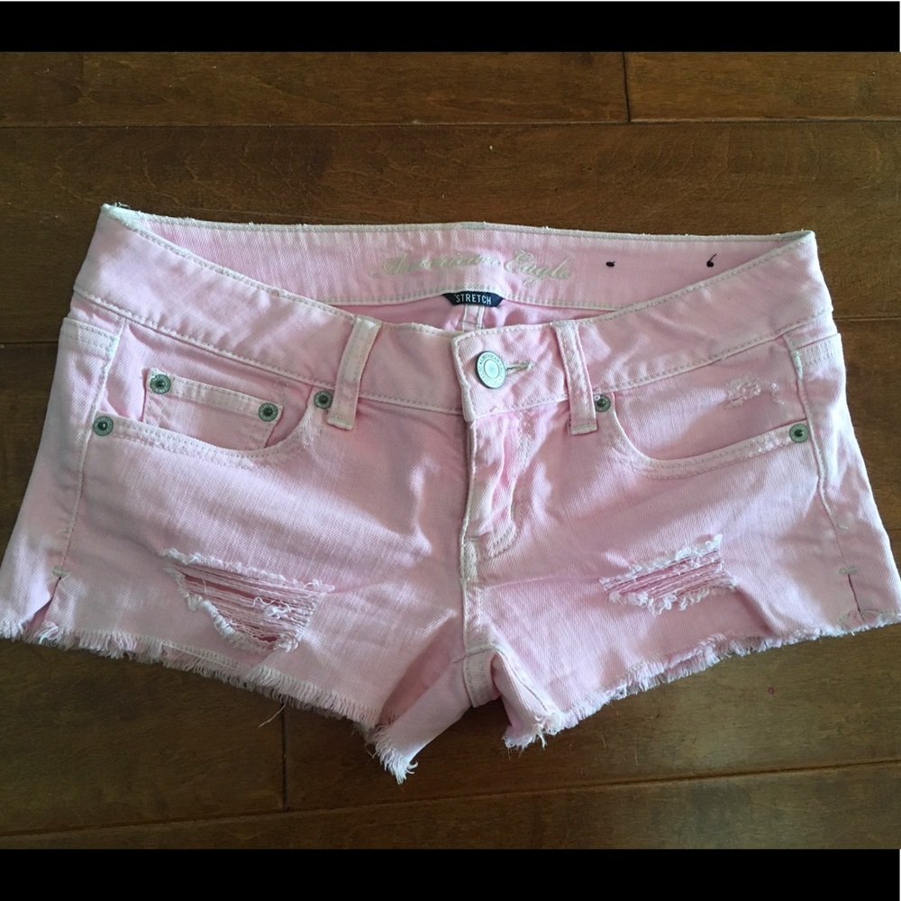 American Eagle pink distressed short shorts